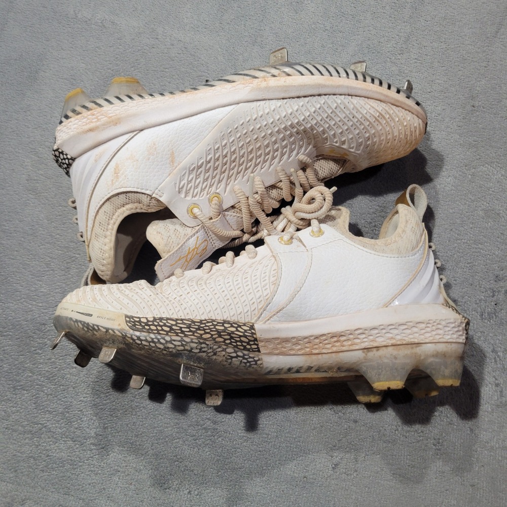 Under Armour Baseball Cleats Kids 8 White Harper 5 Low ST Metal 3023001-100 Gold